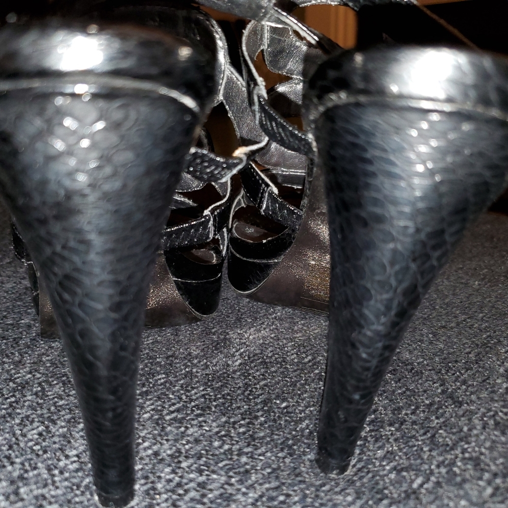 Shoes - Picture 3 of 5